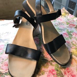 Ladies Size 10, Navy Sandals